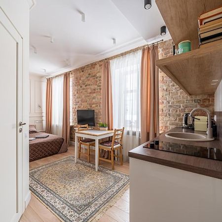Stylish Studio Close To City Center, Cafes & Parks & Local Dining Riga Bagian luar foto