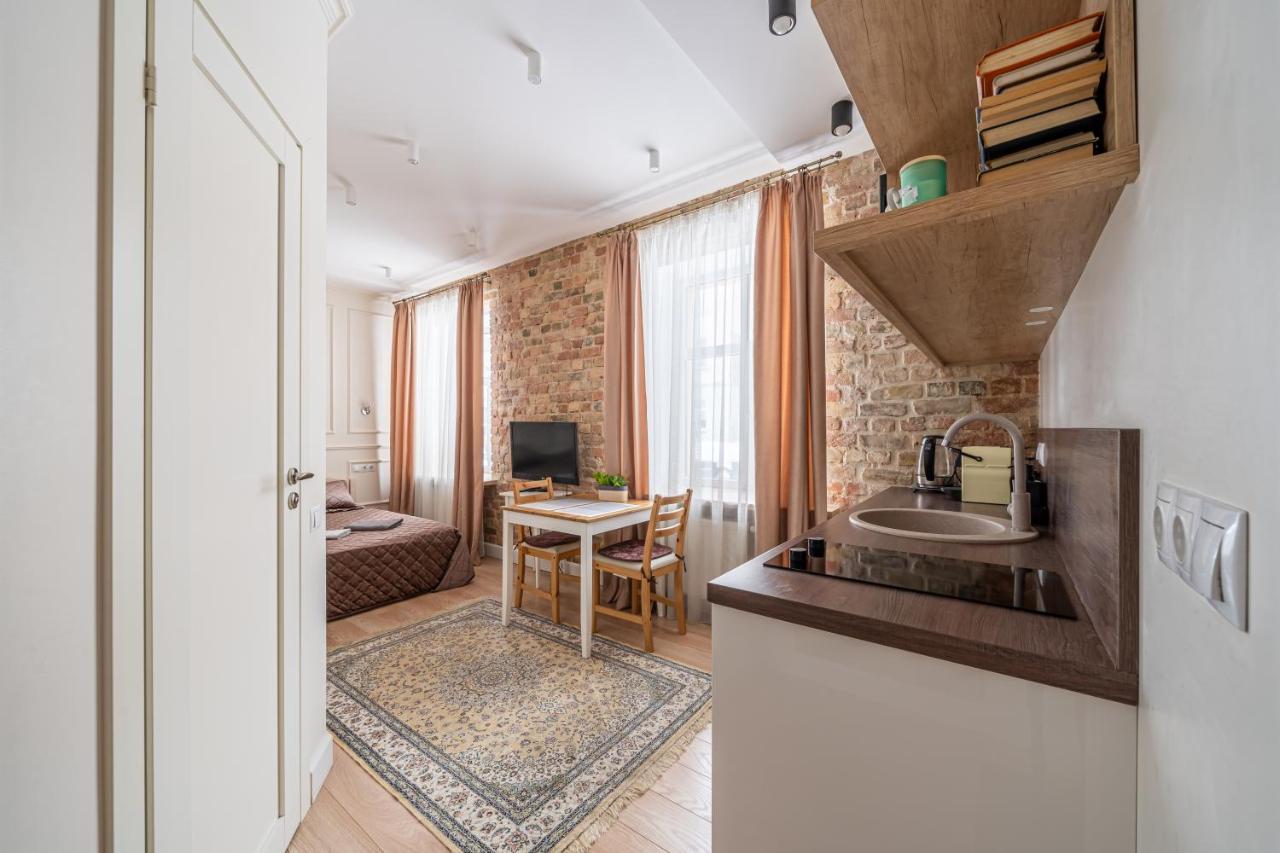 Stylish Studio Close To City Center, Cafes & Parks & Local Dining Riga Bagian luar foto