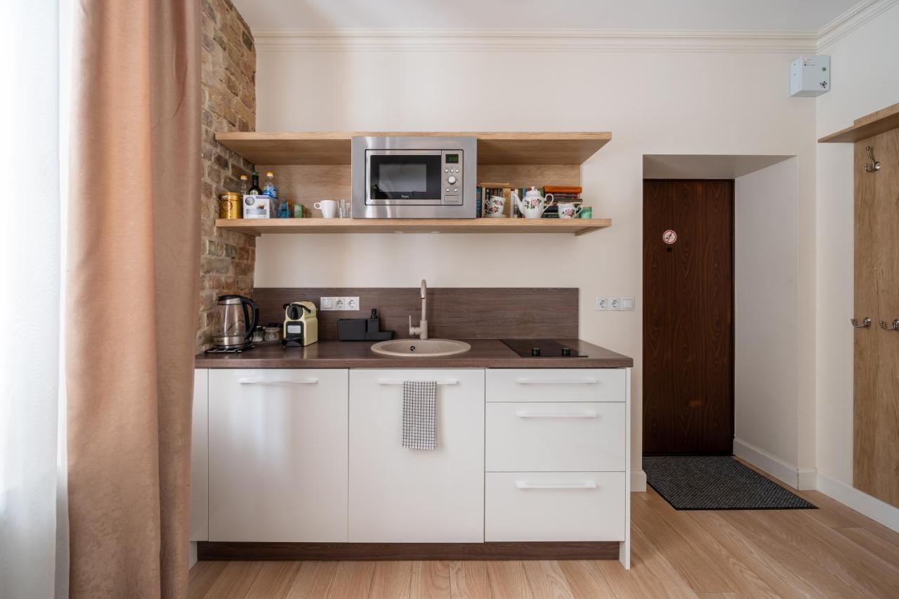 Stylish Studio Close To City Center, Cafes & Parks & Local Dining Riga Bagian luar foto