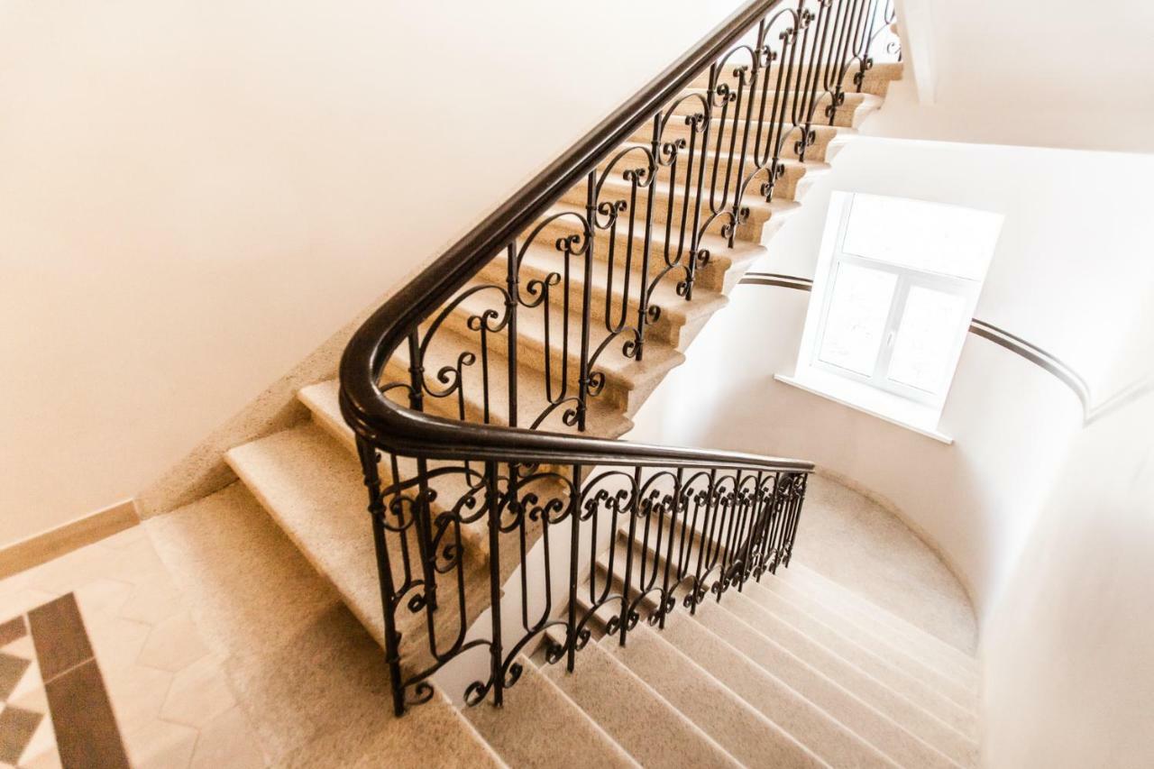 Stylish Studio Close To City Center, Cafes & Parks & Local Dining Riga Bagian luar foto